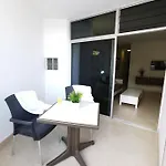 Cherry Cake Apartment *