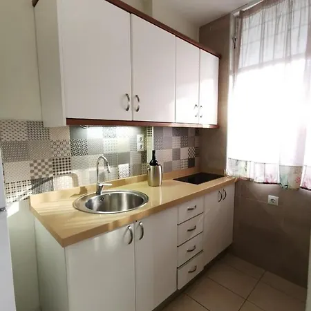 Apartment Cherry Cake *