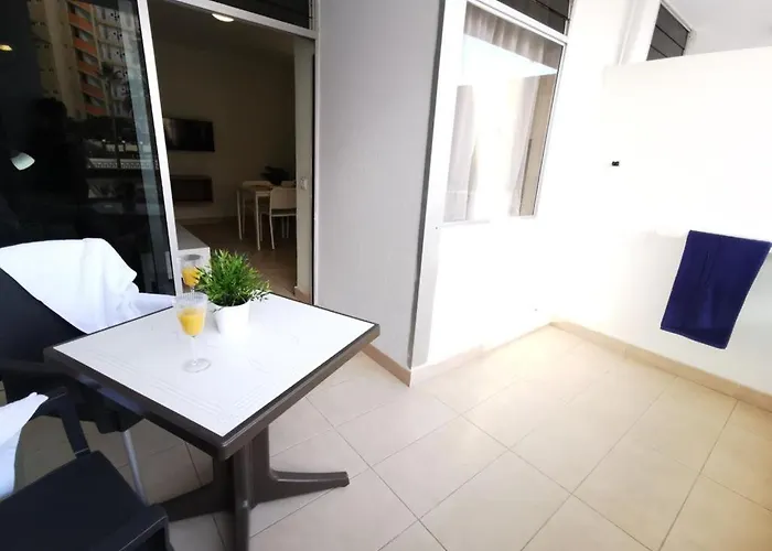 Cherry Cake * بلايا ديل إنغلز