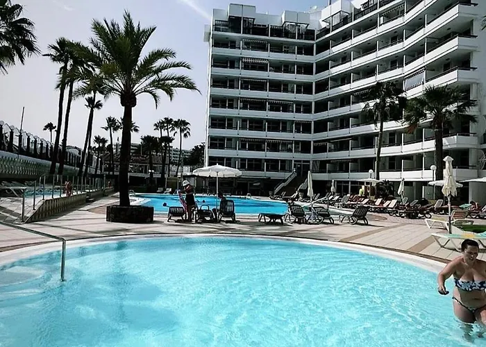 Cherry Cake Apartment