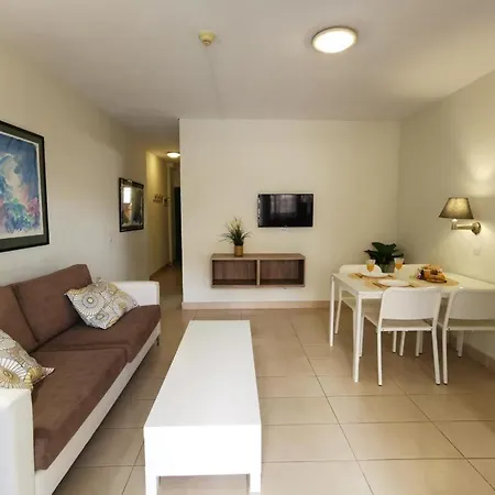 Cherry Cake * פלאייה דל אינגלז